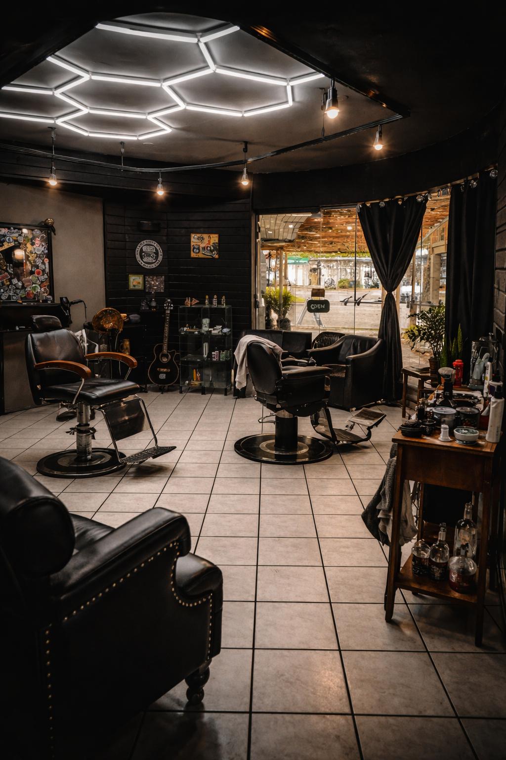 Interior da Barbearia Ancorador — Nossa Viagem